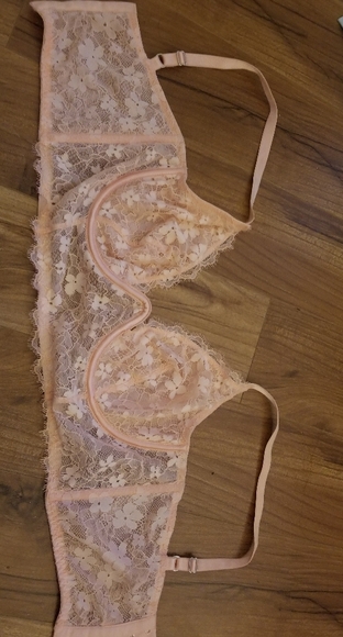 Adorable wire bra - Picture 2 of 4